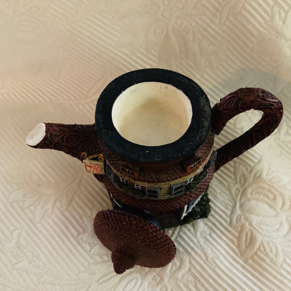 Handpainted Vintage Hometown Teapot - Picture 3 of 7